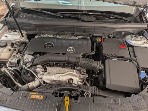 Used 2020 Mercedes-Benz GLB 250 4MATIC image 14