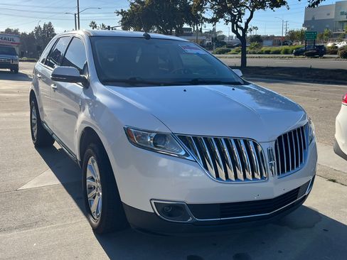 Used 2013 Lincoln MKX FWD image 8
