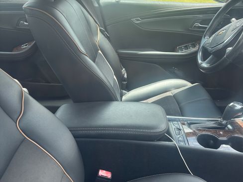 Used 2015 Chevrolet Impala LT w/ Convenience Package FWD image 5