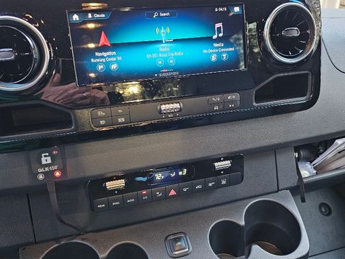 Used 2022 Mercedes-Benz Sprinter 2500 image 17