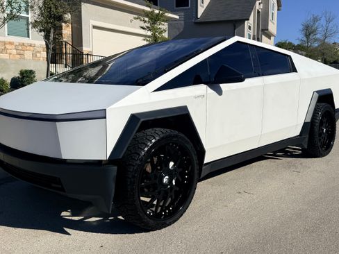 Used 2024 Tesla Cybertruck Cyberbeast image 12