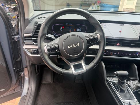 Used 2023 Kia Sportage EX FWD image 12