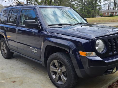 Used 2013 Jeep Patriot Latitude w/ Freedom Edition Pkg image 4