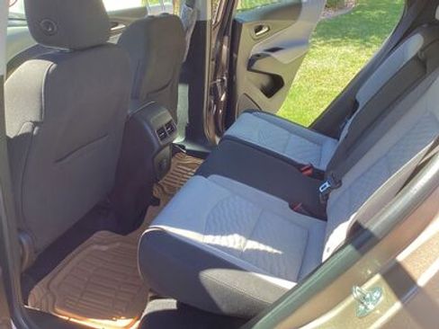 Used 2019 Chevrolet Equinox LS image 9