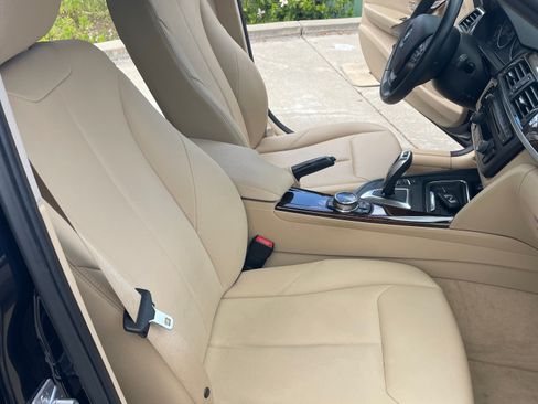 Used 2014 BMW 320i Sedan RWD image 9