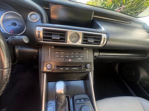 Used 2014 Lexus IS 250 image 4