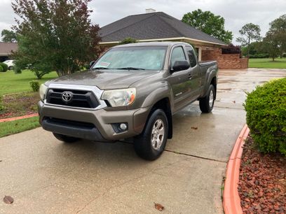 Used 2014 Toyota Tacoma PreRunner w/ SR5 Package