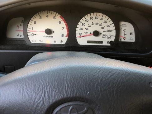 Used 2004 Toyota Tacoma 2WD Xtracab image 9