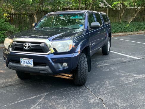 Used 2012 Toyota Tacoma 4x4 Double Cab w/ SR5 Pkg image 1
