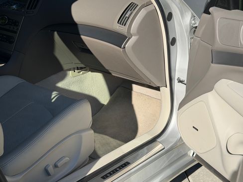 Used 2015 INFINITI Q40 w/ Navigation Package RWD image 13