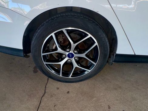 Used 2018 Ford Focus SEL FWD image 9