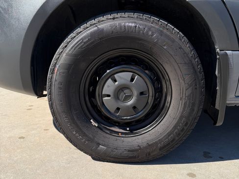 Used 2022 Mercedes-Benz Sprinter 2500 image 24