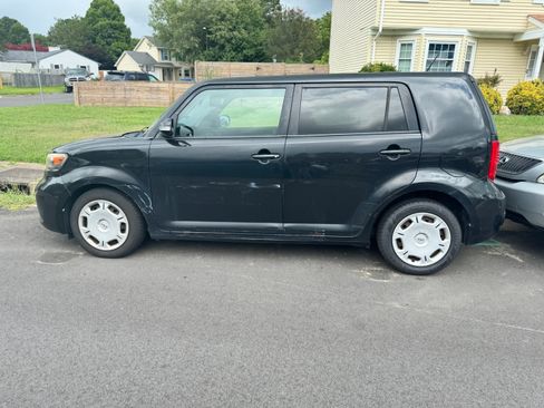 Used 2009 Scion xB Hatchback 4D image 7
