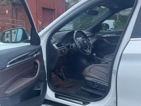 Used 2018 BMW X1 xDrive28i image 10