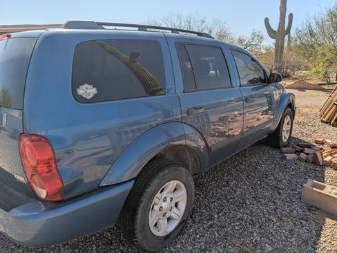 Used 2004 Dodge Durango SLT w/ Interior Convenience Group image 2