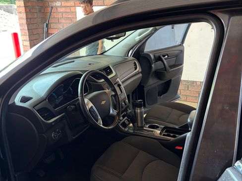 Used 2015 Chevrolet Traverse LT w/ Style and Technology Package FWD image 10