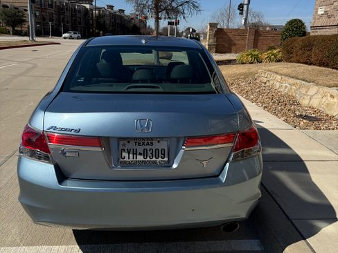 Used 2011 Honda Accord EX-L image 4