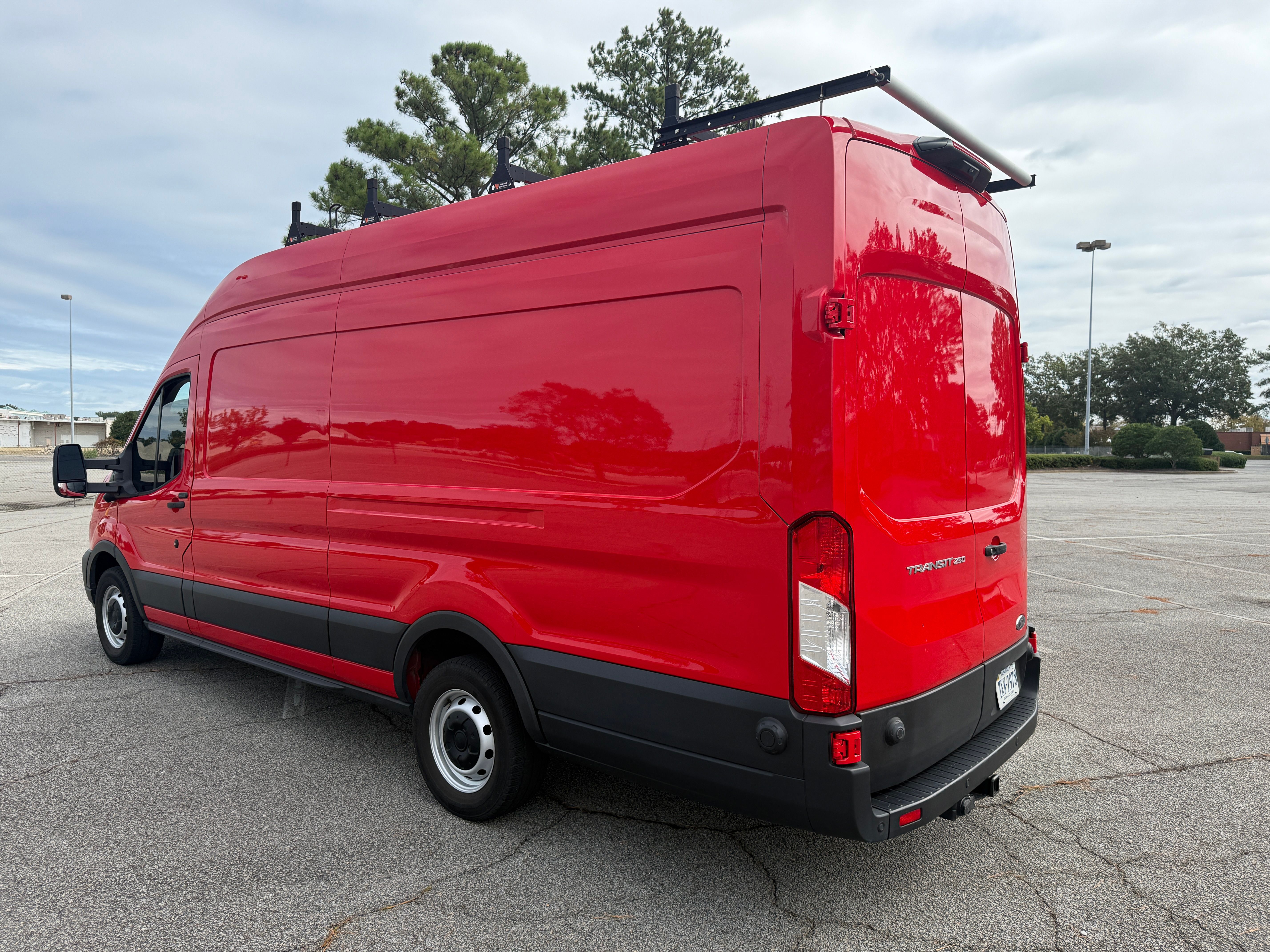 Used 2024 Ford Transit 250 148 High Roof Extended w/ Load Area Protection Package RWD image 8
