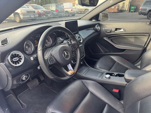 Used 2015 Mercedes-Benz CLA 250 image 8