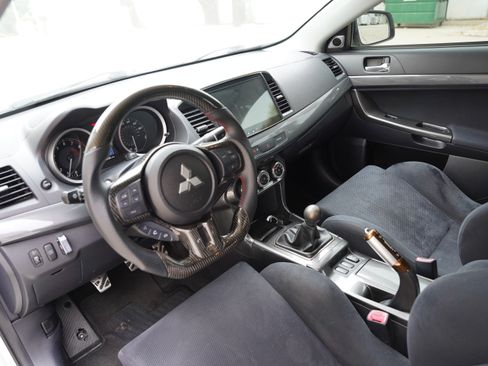 Used 2010 Mitsubishi Lancer Evolution GSR image 11