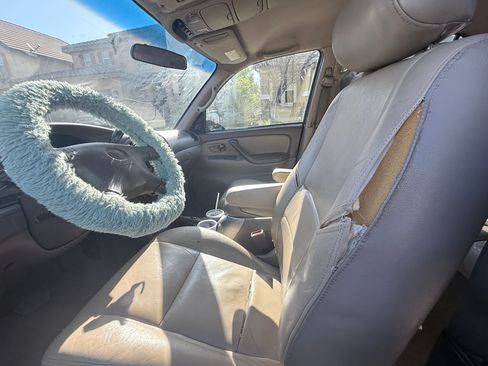 Used 2001 Toyota Sequoia Limited RWD image 9