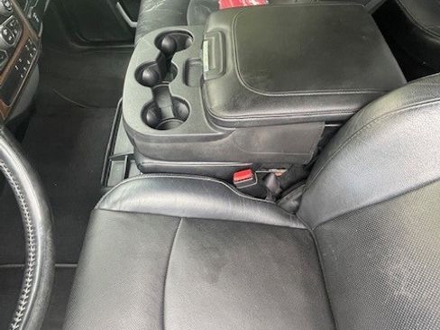 Used 2018 RAM 1500 Laramie w/ Convenience Group image 10