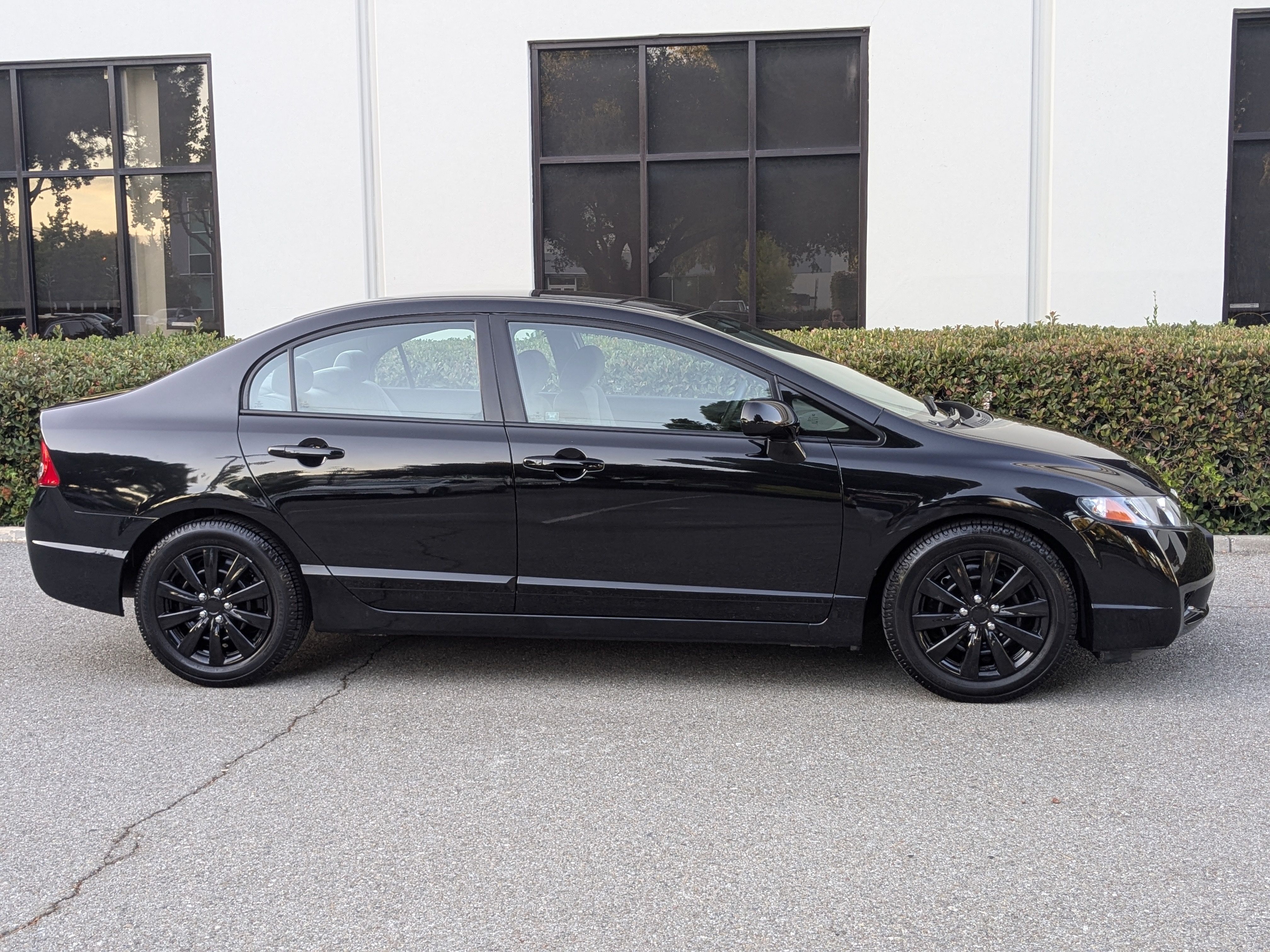 Used 2010 Honda Civic LX image 4