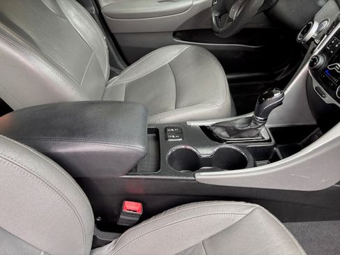 Used 2011 Hyundai Sonata Limited FWD image 19