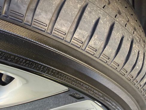 Used 2018 Toyota Prius Three Touring image 6