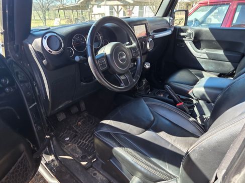 Used 2015 Jeep Wrangler Sahara w/ Dual Top Group image 13