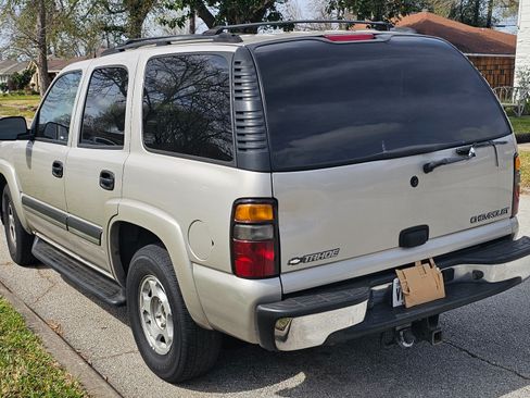 Used 2005 Chevrolet Tahoe LS w/ Preferred Equipment Group image 2