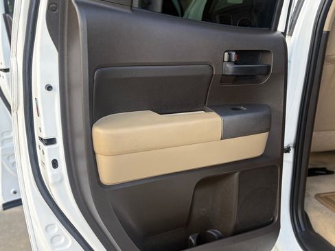 Used 2011 Toyota Tundra 2WD Double Cab image 10