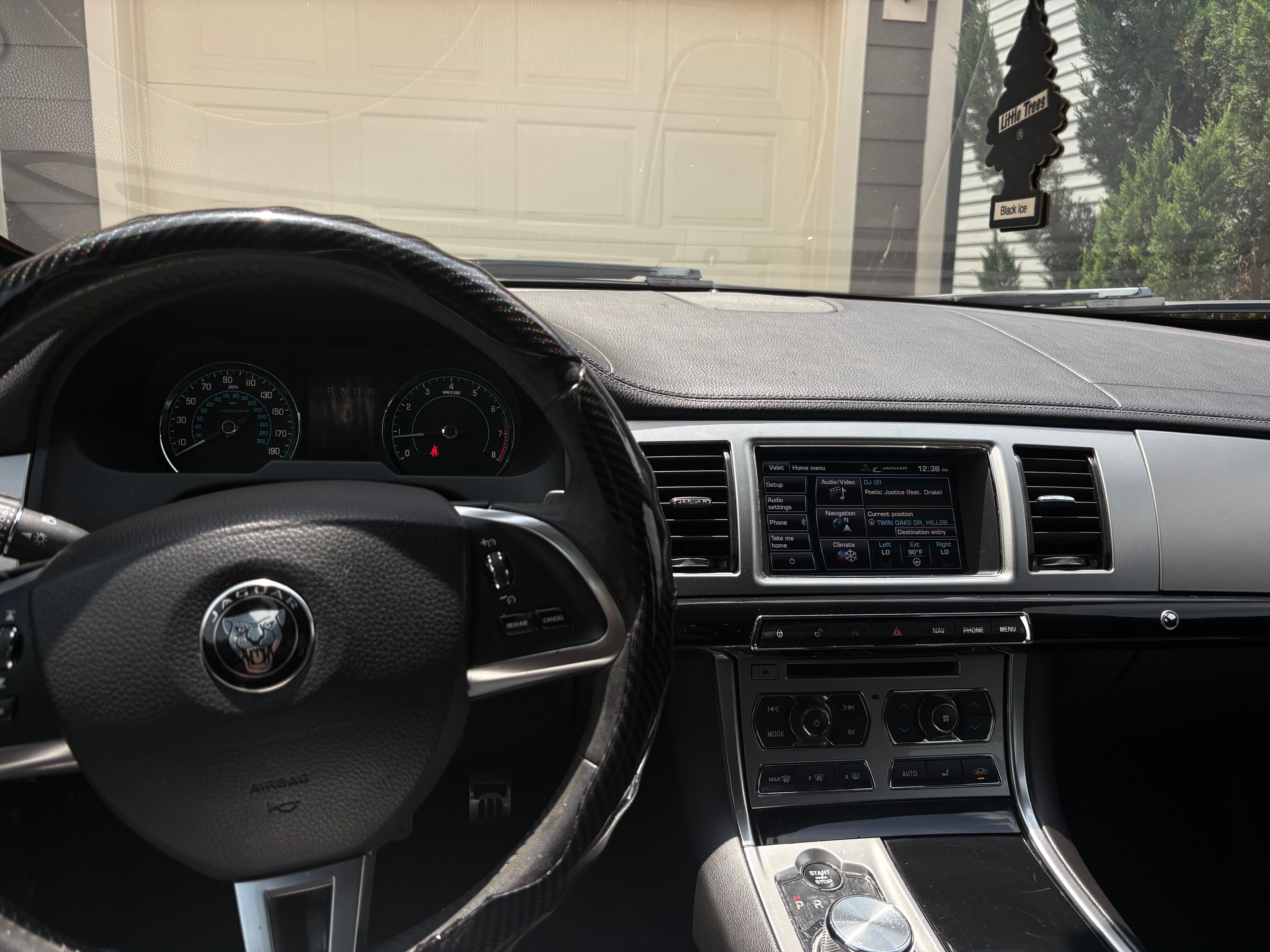 Used 2015 Jaguar XF Sport AWD/4WD image 11