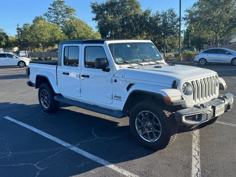 Used 2020 Jeep Gladiator Overland AWD/4WD image 1