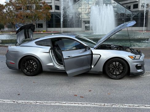 Used 2020 Ford Mustang Shelby GT350 w/ Technology Package image 17