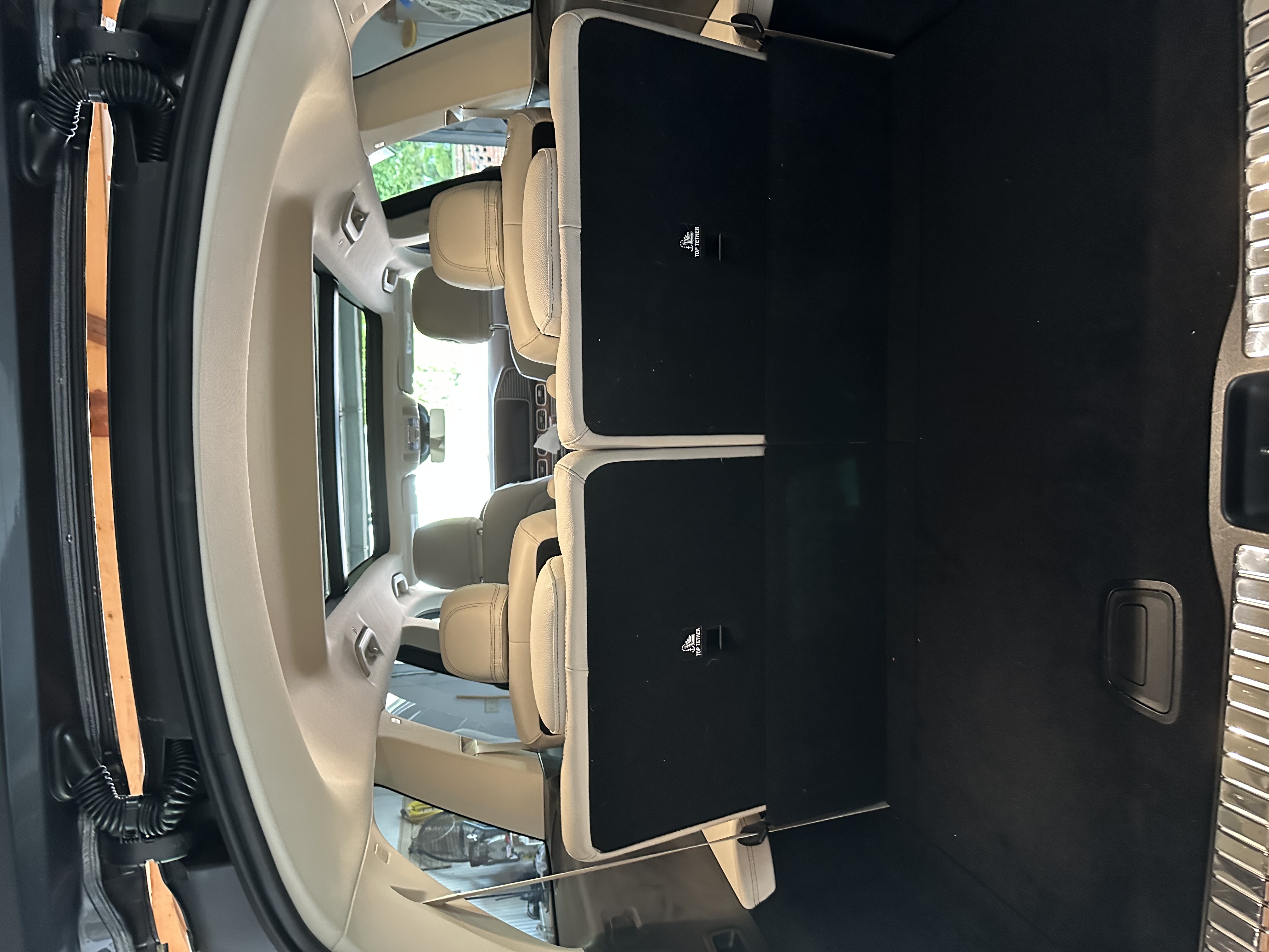 Used 2024 Mercedes-Benz GLS 450 4MATIC image 6