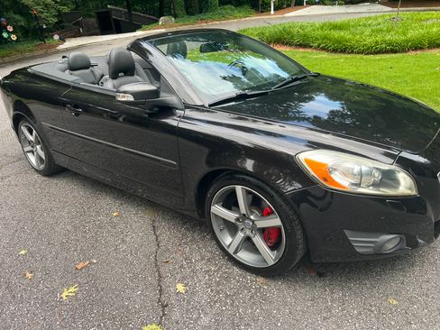 Used 2011 Volvo C70 T5 FWD image 1