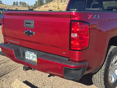 Used 2018 Chevrolet Silverado 1500 LT w/ All Star Edition image 8