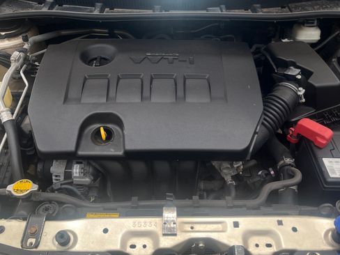 Used 2013 Toyota Corolla LE FWD image 6