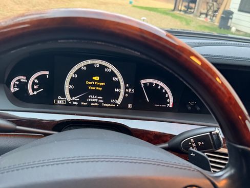 Used 2011 Mercedes-Benz S 550 4MATIC image 9