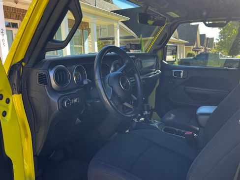 Used 2022 Jeep Wrangler Unlimited Sport w/ Xtreme Recon 35" Tire Package AWD/4WD image 18