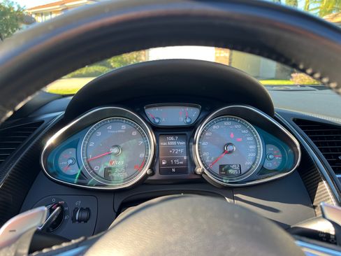 Used 2014 Audi R8 V8 w/ Full Leather Package image 20
