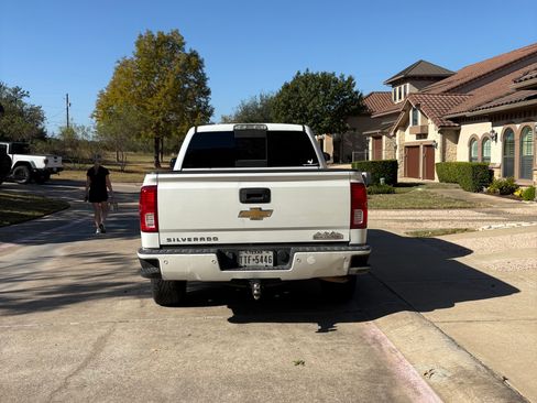 Used 2016 Chevrolet Silverado 1500 High Country w/ High Country Premium Package image 2