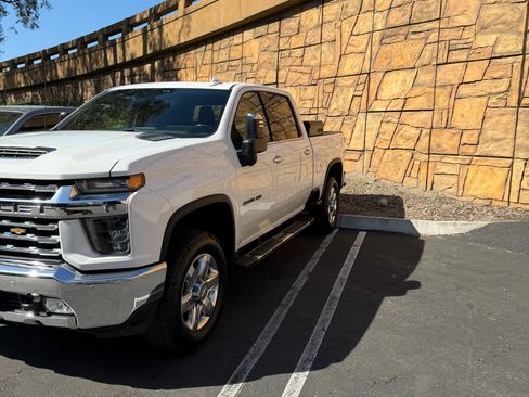 Used 2020 Chevrolet Silverado 2500 LTZ w/ LTZ Premium Package image 17