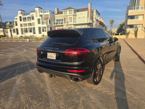 Used 2017 Porsche Cayenne Platinum Edition image 11
