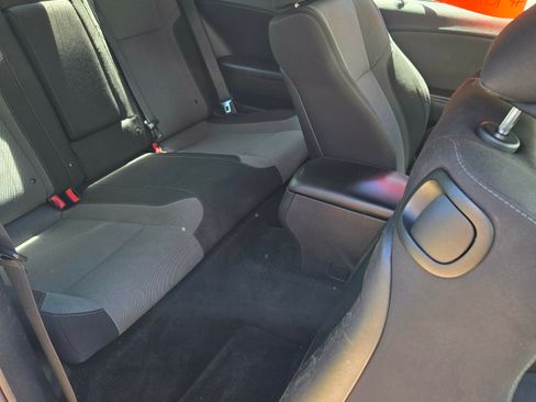 Used 2015 Dodge Challenger SXT w/ Driver Convenience Group RWD image 10