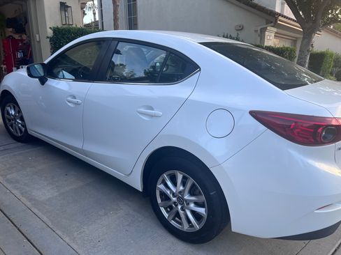 Used 2016 MAZDA MAZDA3 i Sport w/ Preferred Equipment Package FWD image 2