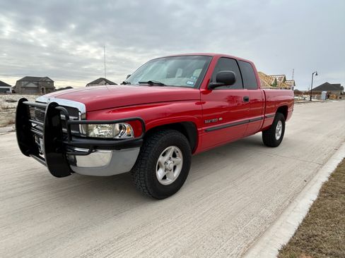 Used 1999 Dodge Ram 1500 Truck 2WD Quad Cab image 1