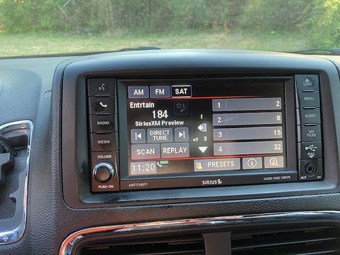 Used 2017 Dodge Grand Caravan SXT image 13