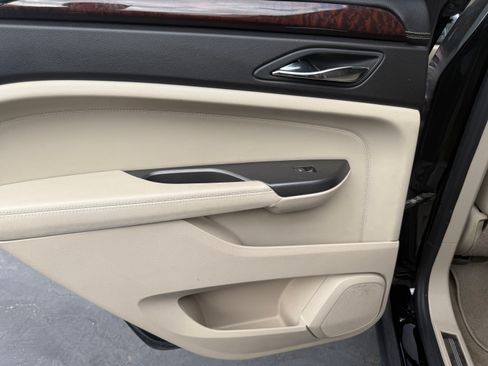 Used 2012 Cadillac SRX Luxury image 10